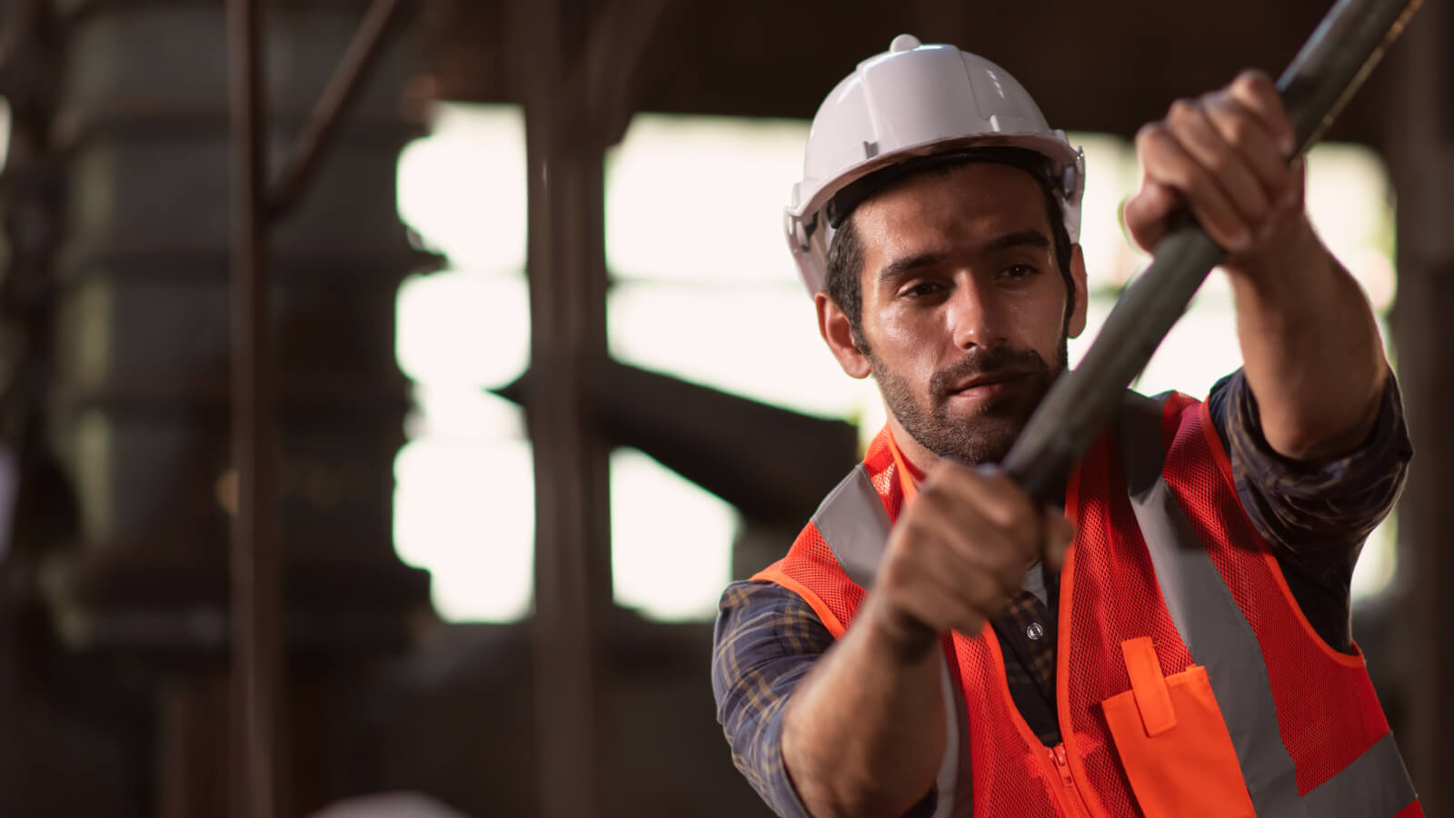 ESSENTIAL SAFETY TIPS FOR CONSTRUCTION WORKERS